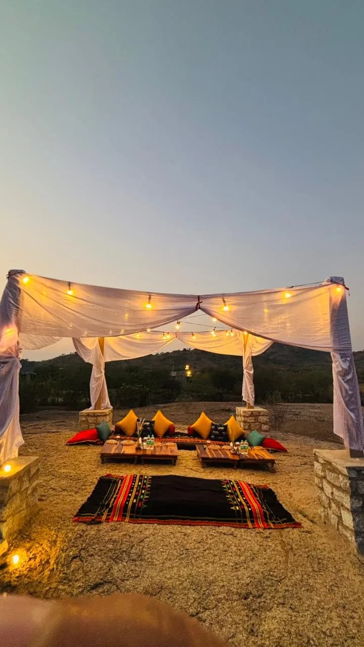 Sunset deck overlooking the boulder-strewn Jawai plains
